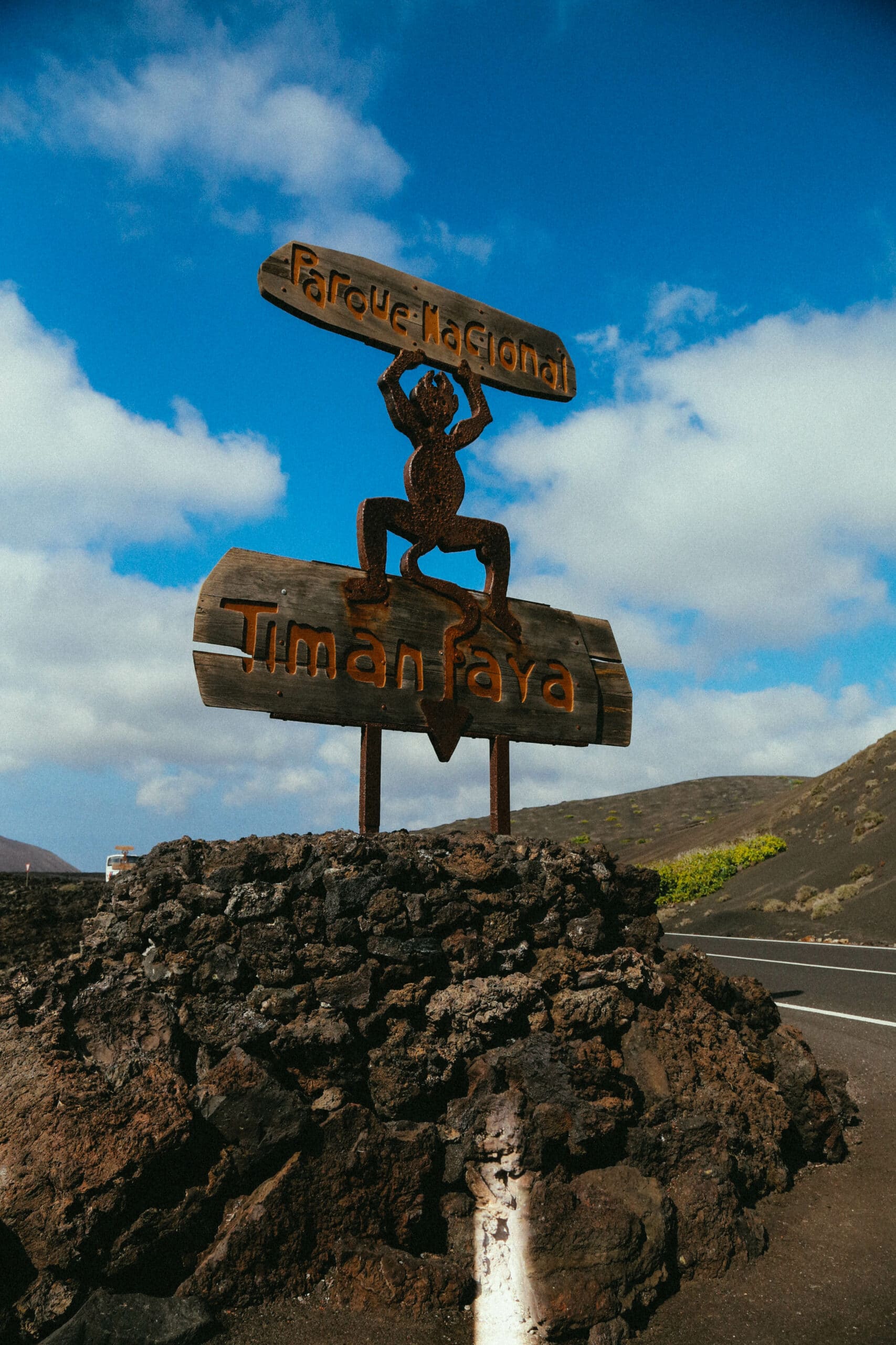 Enseigne en bois du Parc National de Timanfaya.