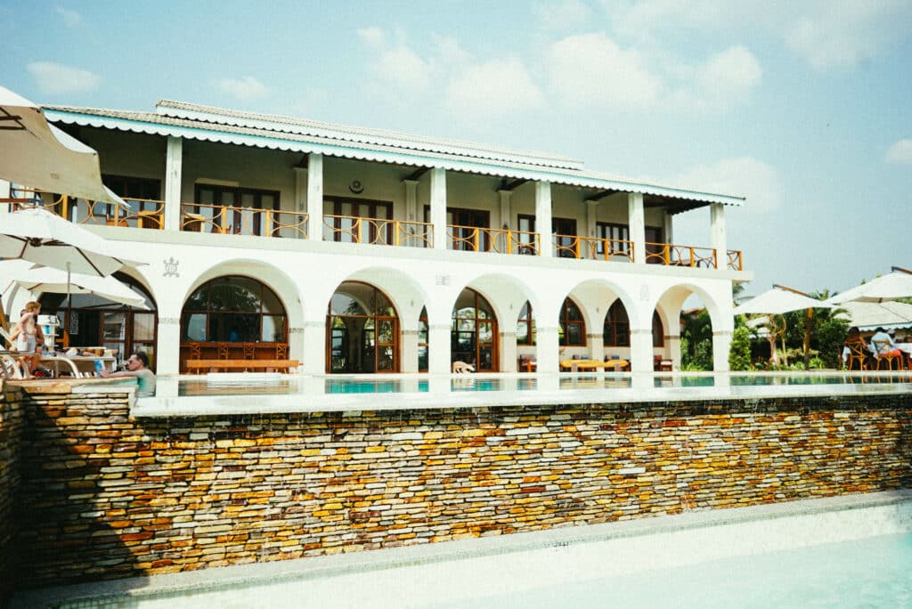 La Maison d'Akoula, un hôtel de charme au bord de la lagune à Assinie.